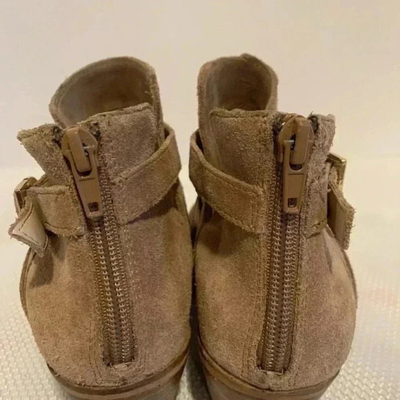 Sole Society Women’s Size 6.5 Light Brown Suede Ankle Boots Booties Pointed Toe - Picture 6 of 7